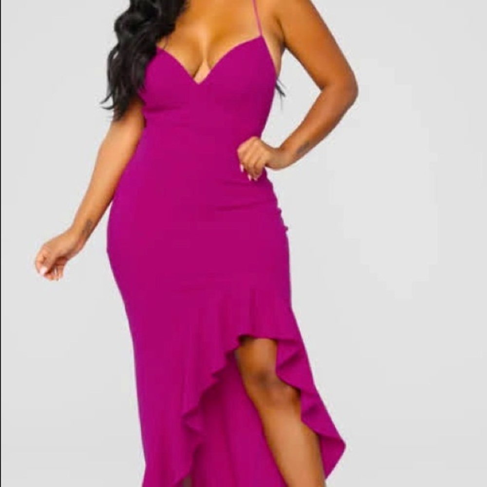 Hi-lo maxi dress magenta (purple) with slit and ruffle detail